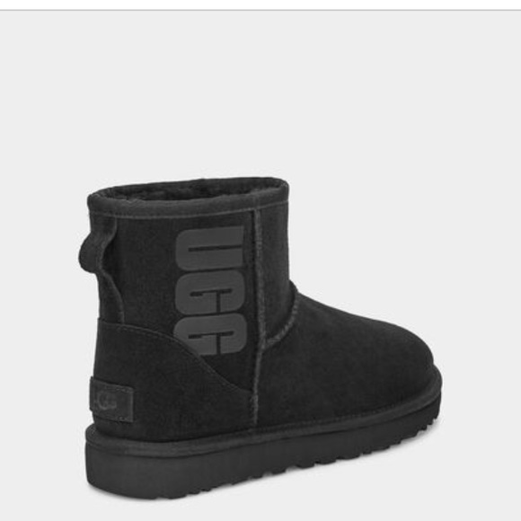 New UGG Black Classic Mini UGG Rubber Logo Boots, Size US 7 - Picture 1 of 11